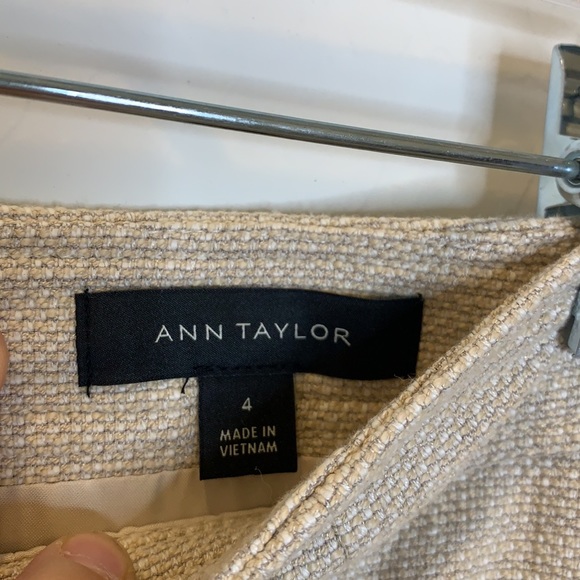 Ann Taylor khaki faux button skirt size 4 ♠️ - Picture 4 of 5